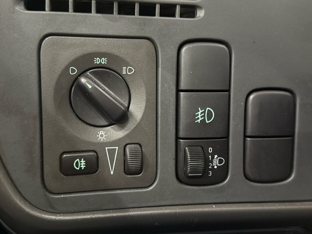 Saab 9-5 1998 Harmaa