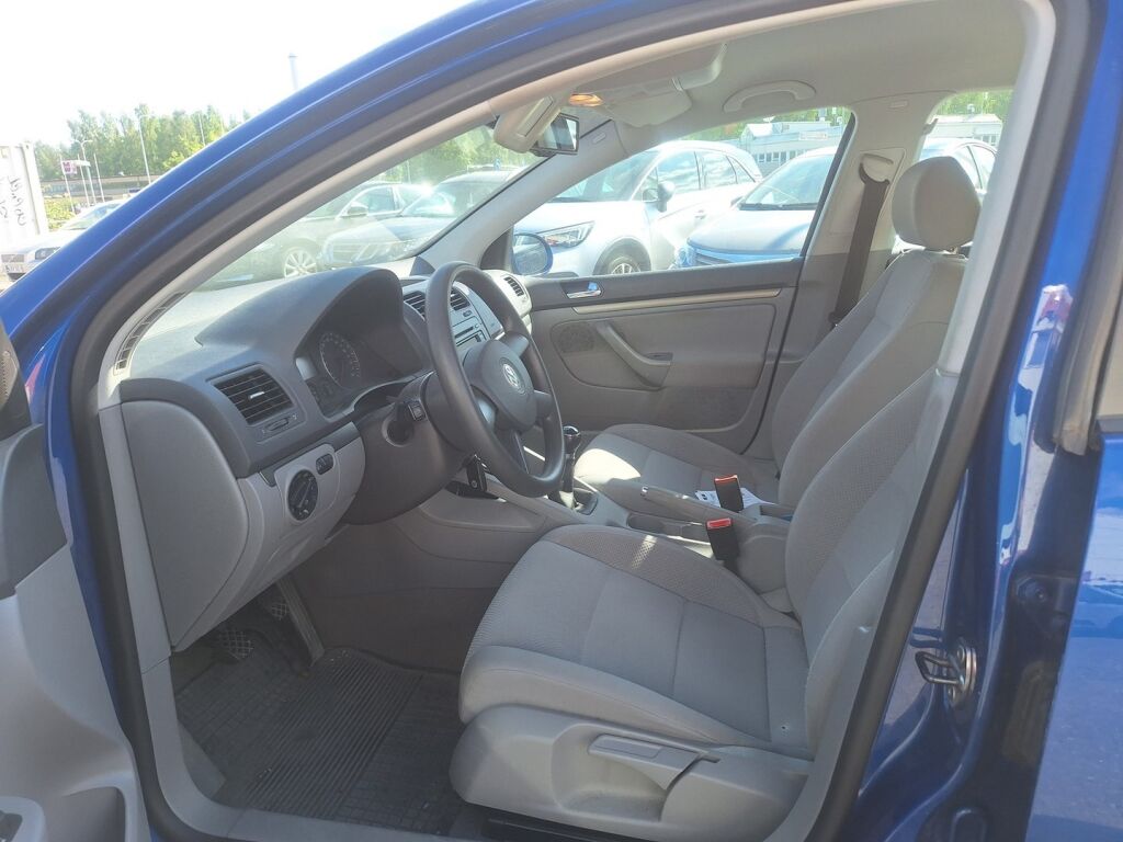 Volkswagen Golf 2005 Sininen