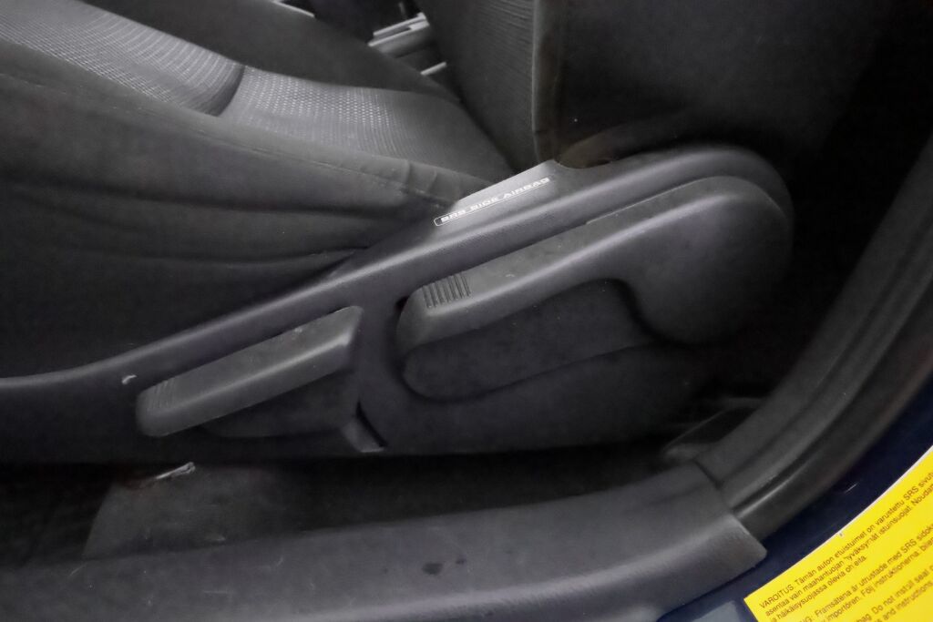 Toyota Avensis 2004 Sininen