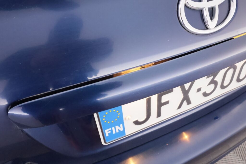 Toyota Avensis 2004 Sininen