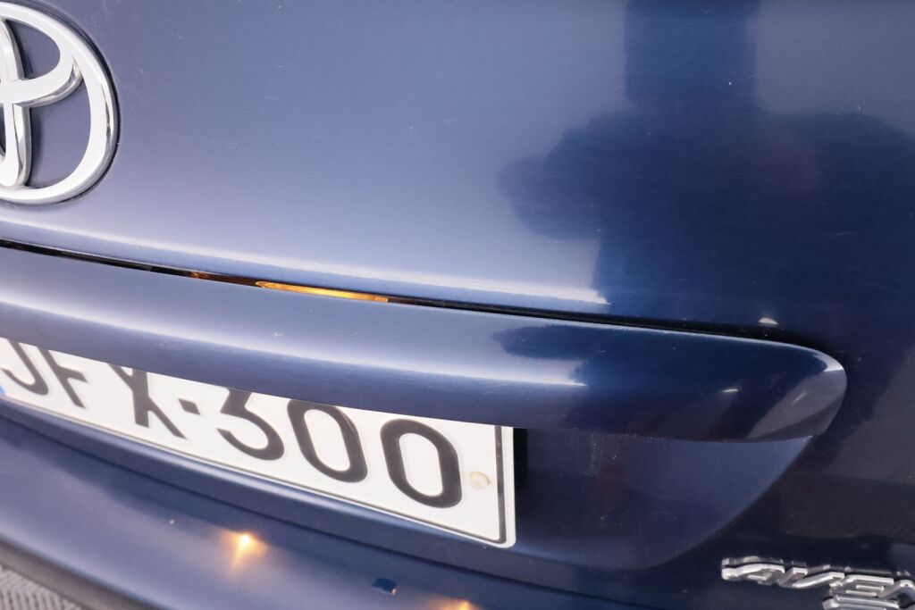 Toyota Avensis 2004 Sininen