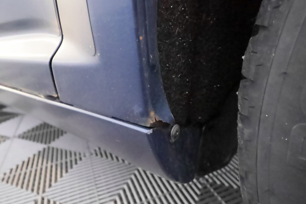 Toyota Avensis 2004 Sininen