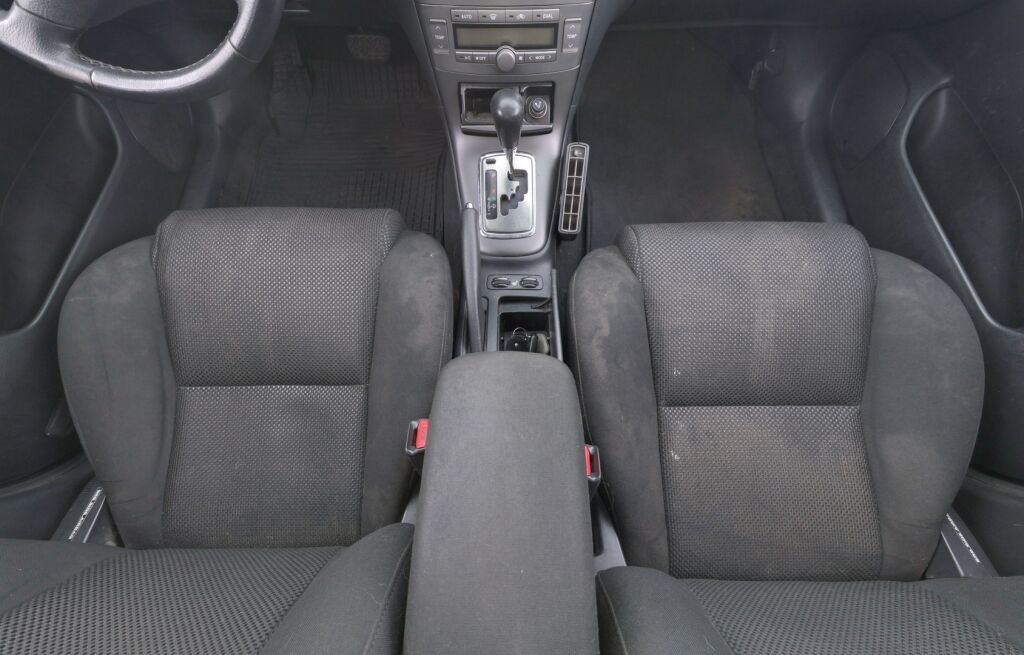 Toyota Avensis 2004 Sininen