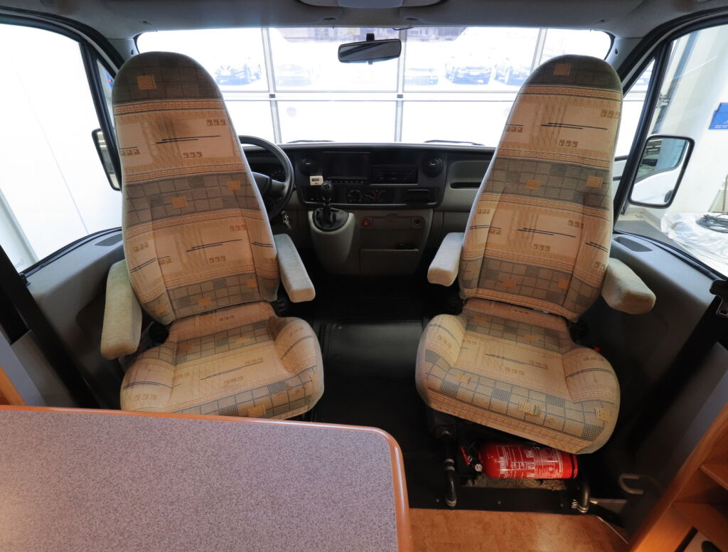 Dethleffs T6244 2005 Valkoinen