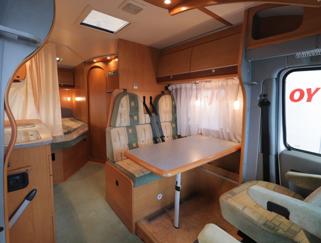 Dethleffs T6244 2005 Valkoinen