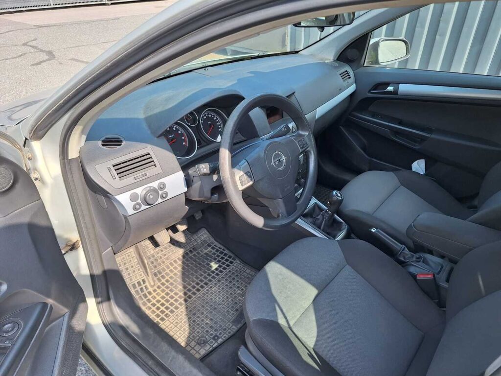 Opel Astra 2005 Ruskea (beige)
