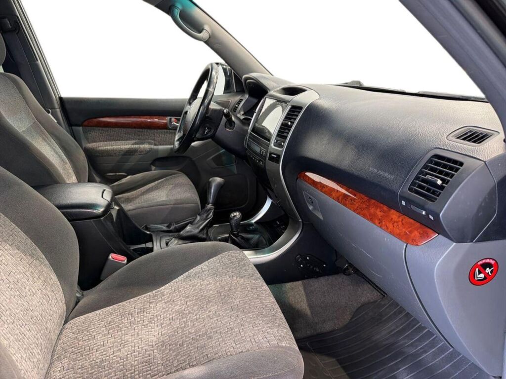 Toyota Land Cruiser 2006 Musta