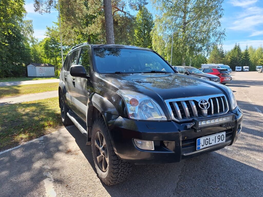 Toyota Land Cruiser 2006 Musta