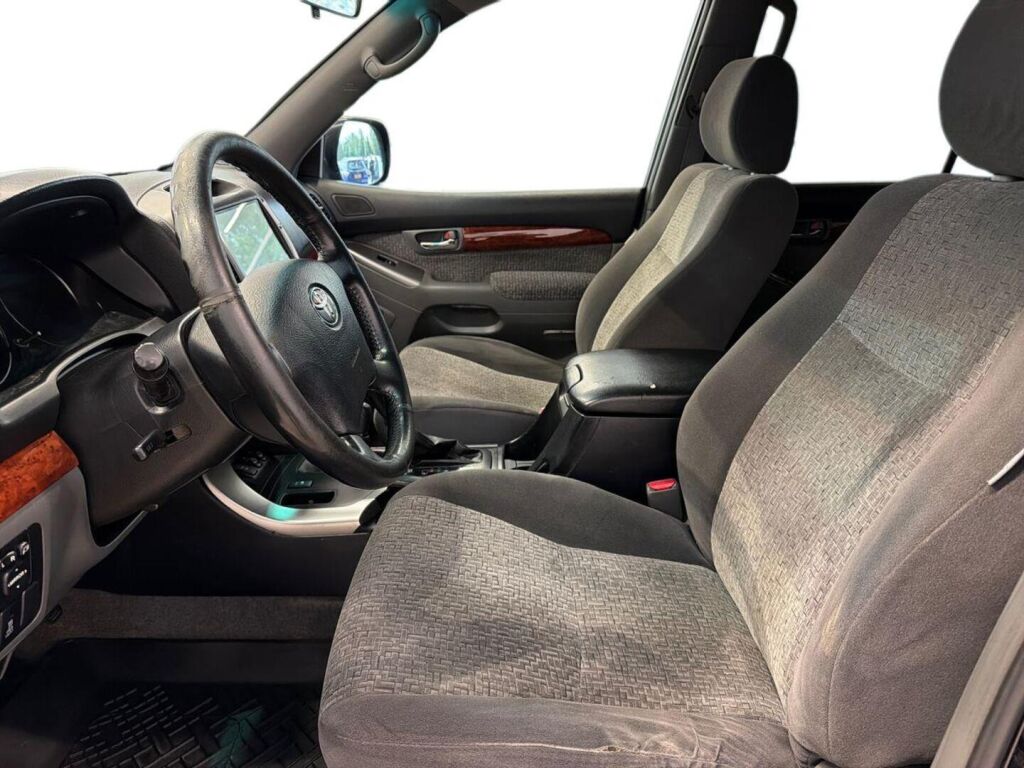 Toyota Land Cruiser 2006 Musta