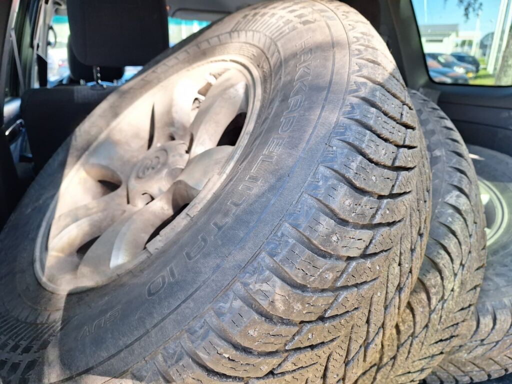 Toyota Land Cruiser 2006 Musta