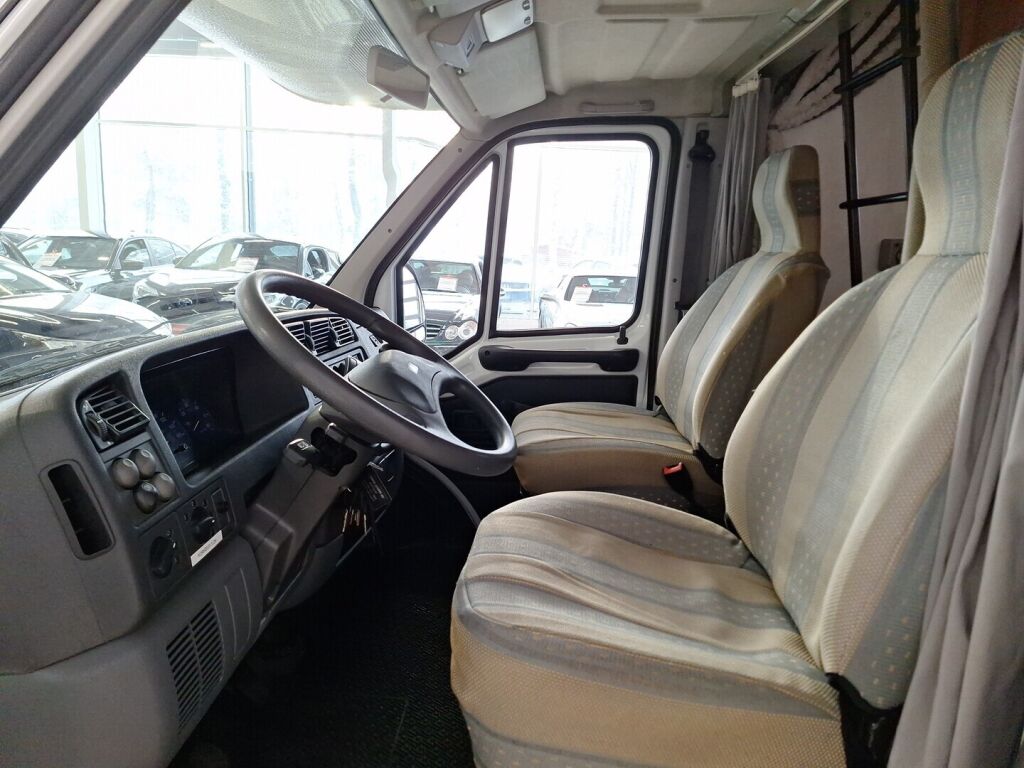 Dethleffs Esprit 2001 Valkoinen