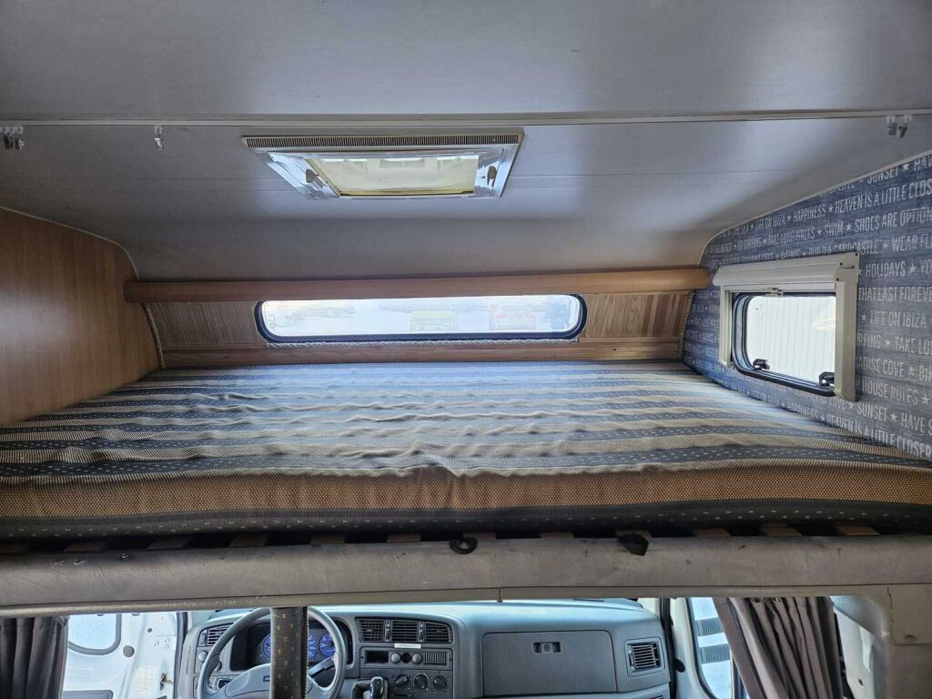 Dethleffs Esprit 2001 Valkoinen