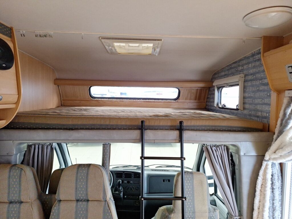 Dethleffs Esprit 2001 Valkoinen