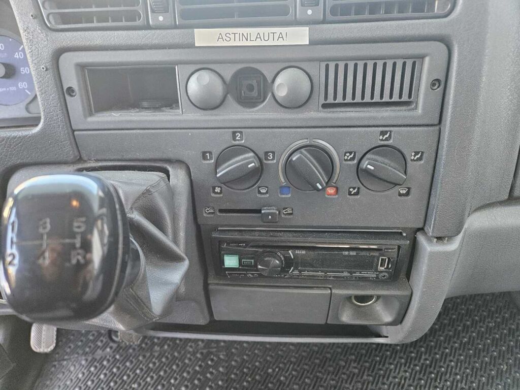 Dethleffs Esprit 2001 Valkoinen