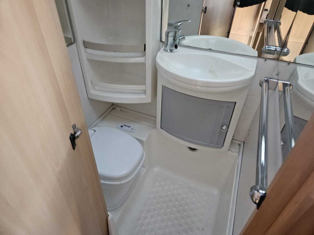 Dethleffs Esprit 2001 Valkoinen