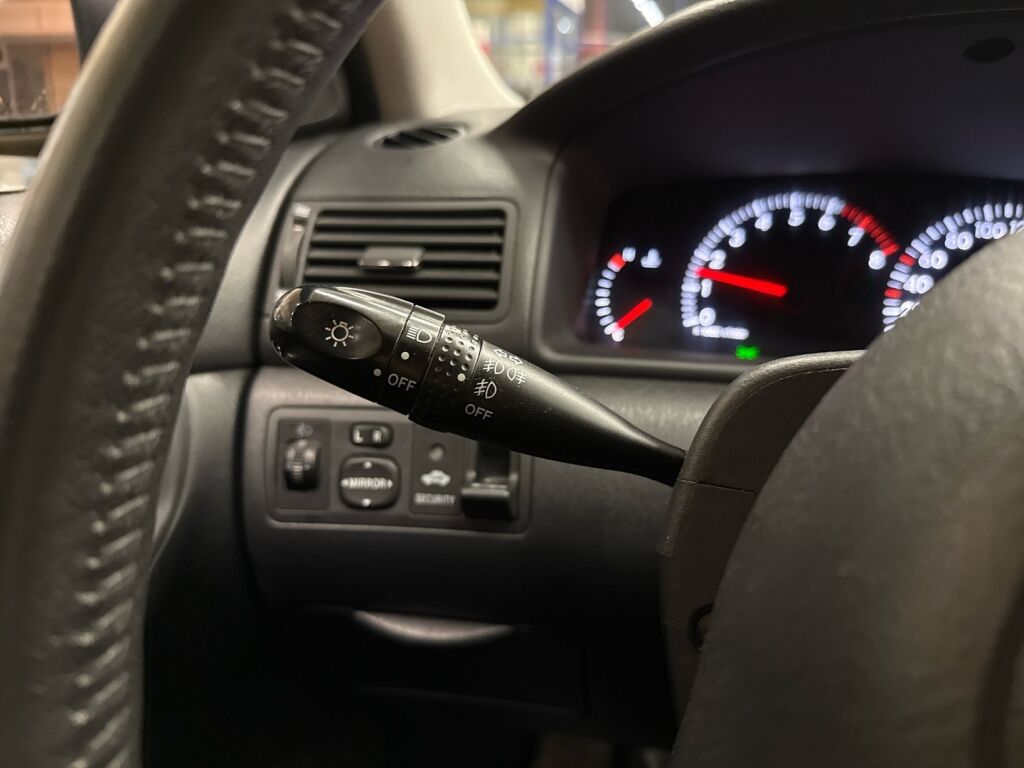 Toyota Corolla 2006 Punainen