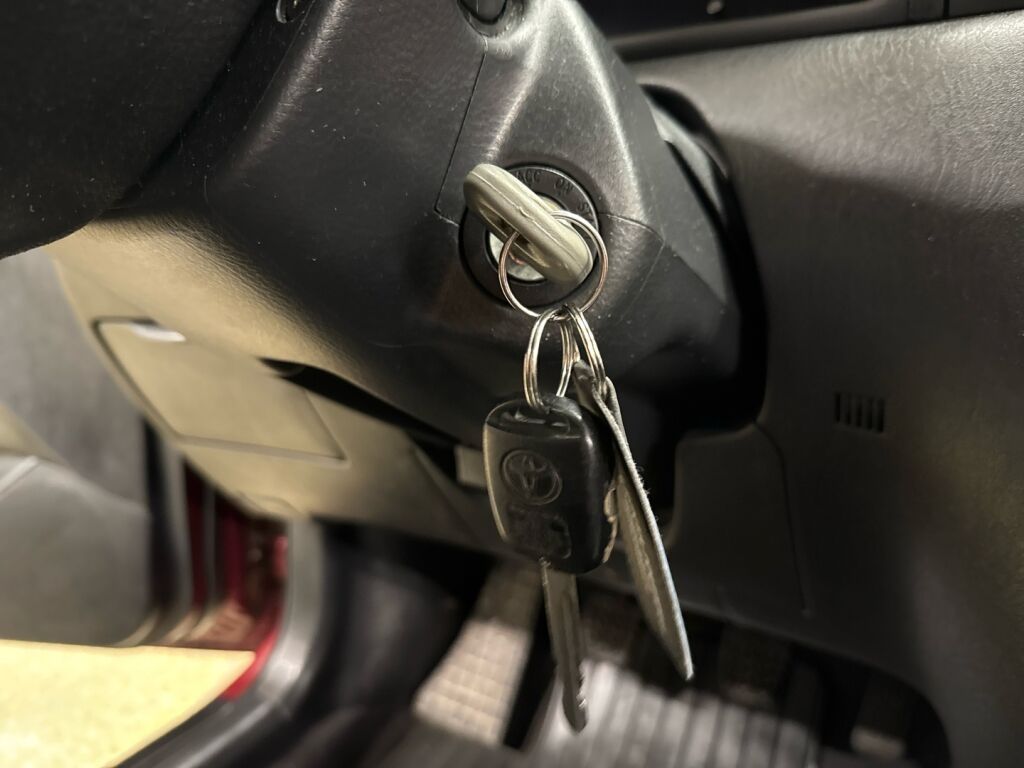 Toyota Corolla 2006 Punainen