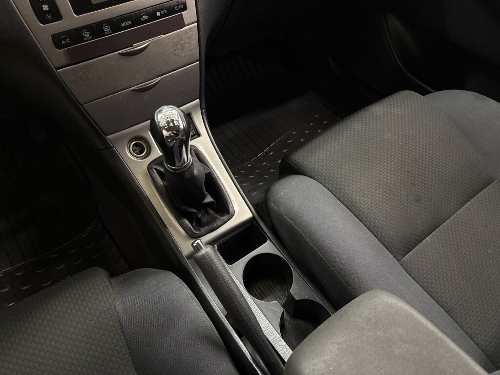 Toyota Corolla 2006 Punainen