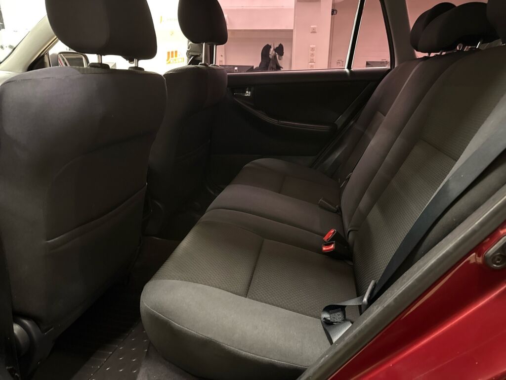 Toyota Corolla 2006 Punainen