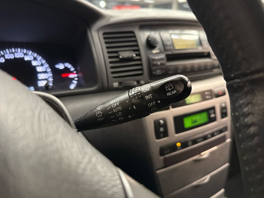 Toyota Corolla 2006 Punainen