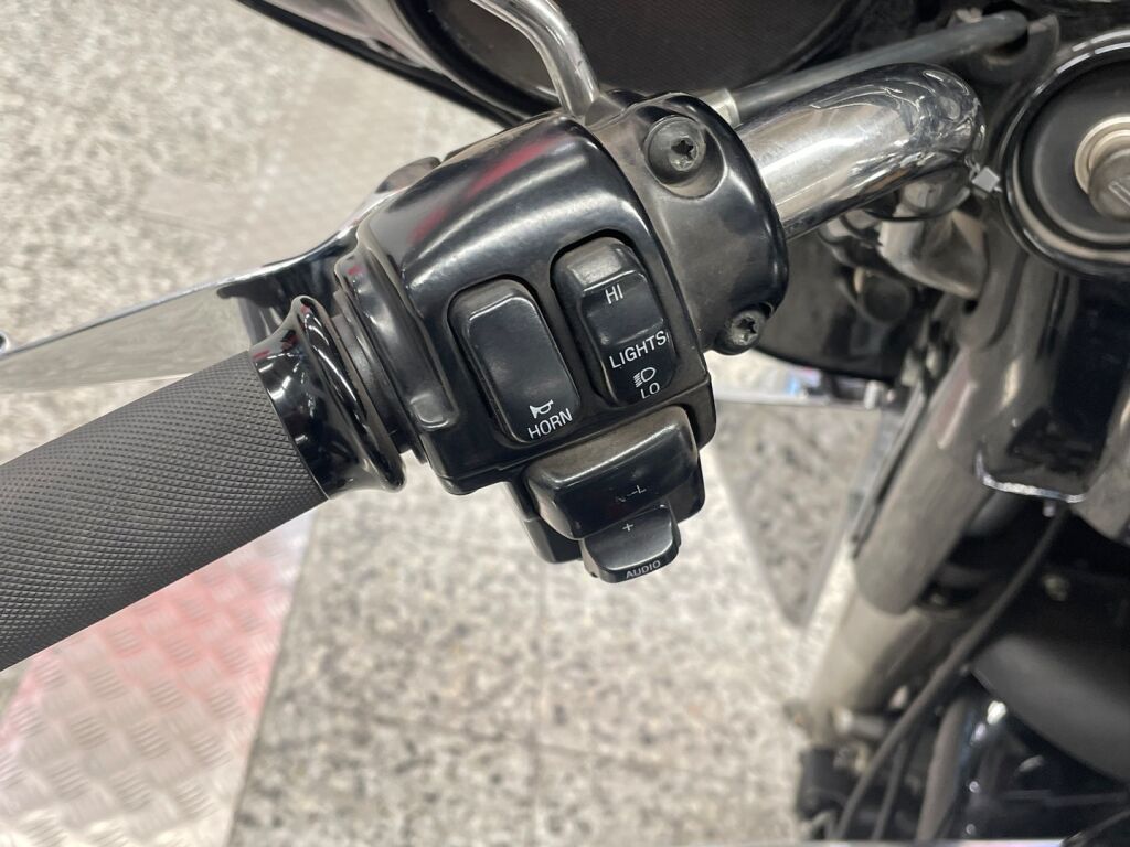 Harley-davidson TOURING 1999 Musta