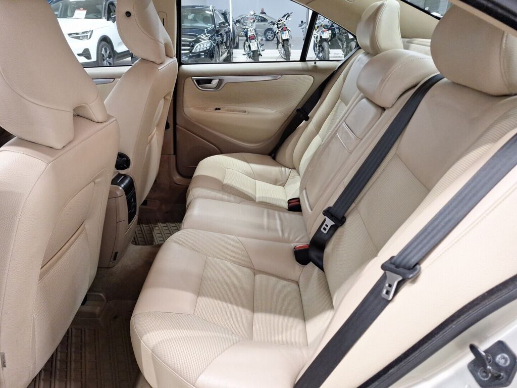 Volvo S60 2007 Keltainen