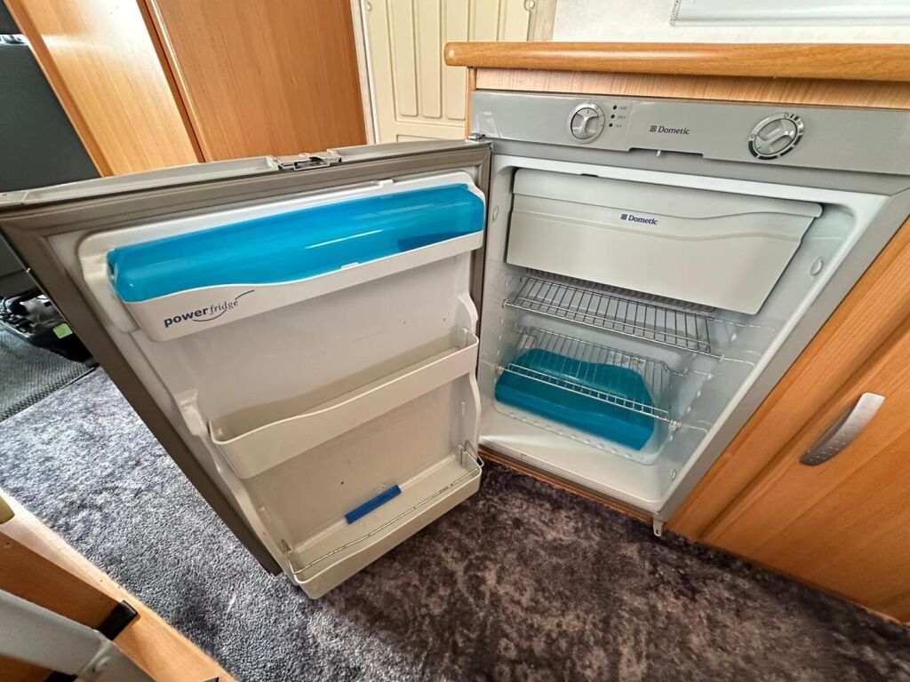 Rimor Katamarano 3 2007 Valkoinen