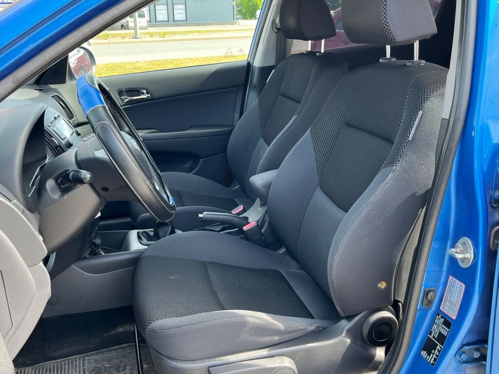 Hyundai i30 2010 Sininen