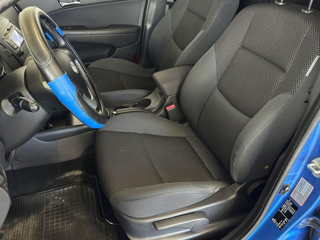 Hyundai i30 2010 Sininen