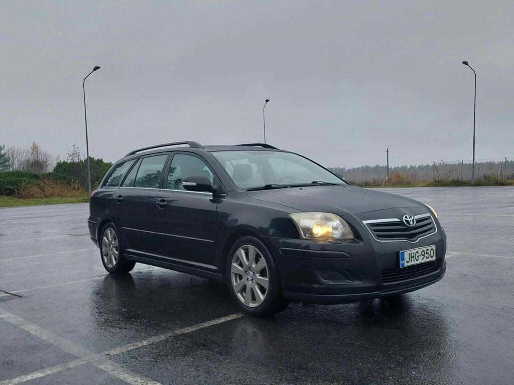 Toyota Avensis 2008 Musta