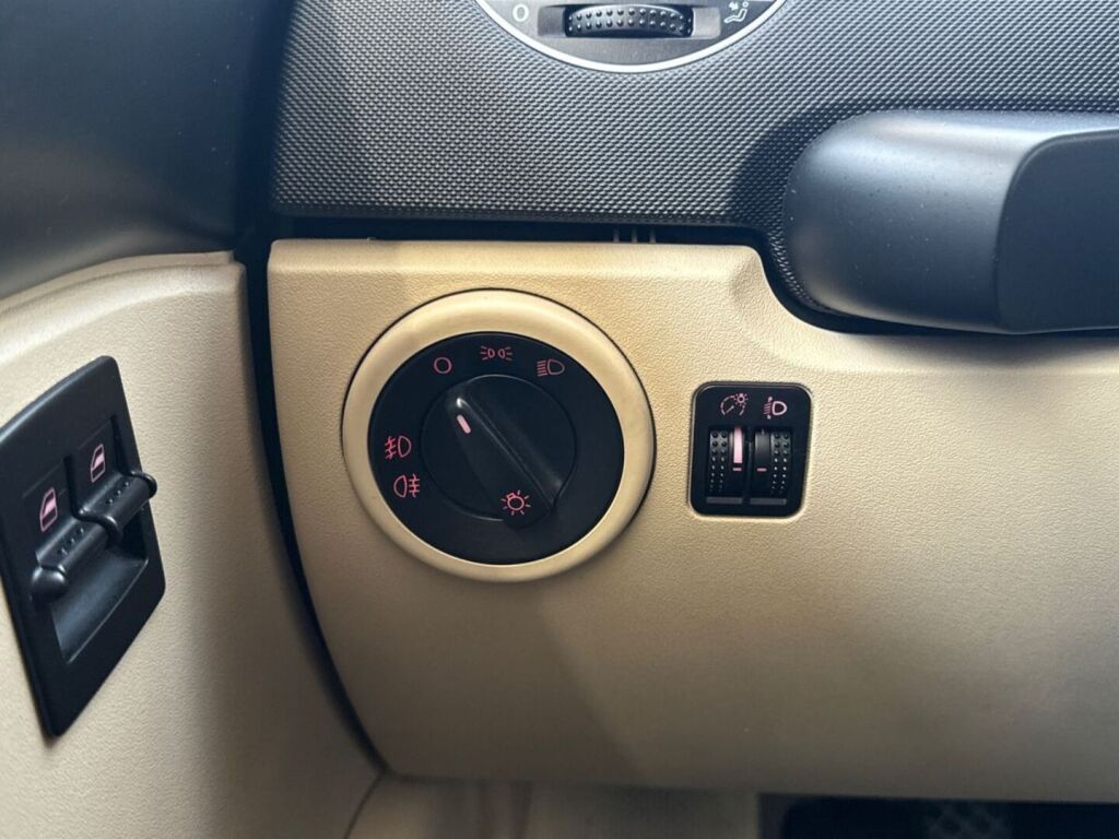 Volkswagen New Beetle 2007 Musta