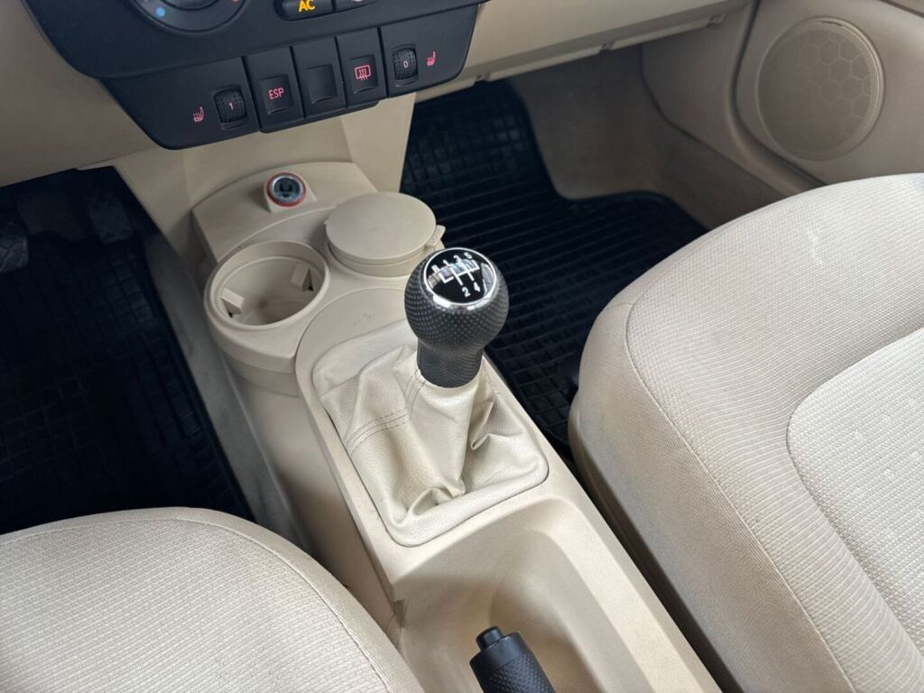 Volkswagen New Beetle 2007 Musta