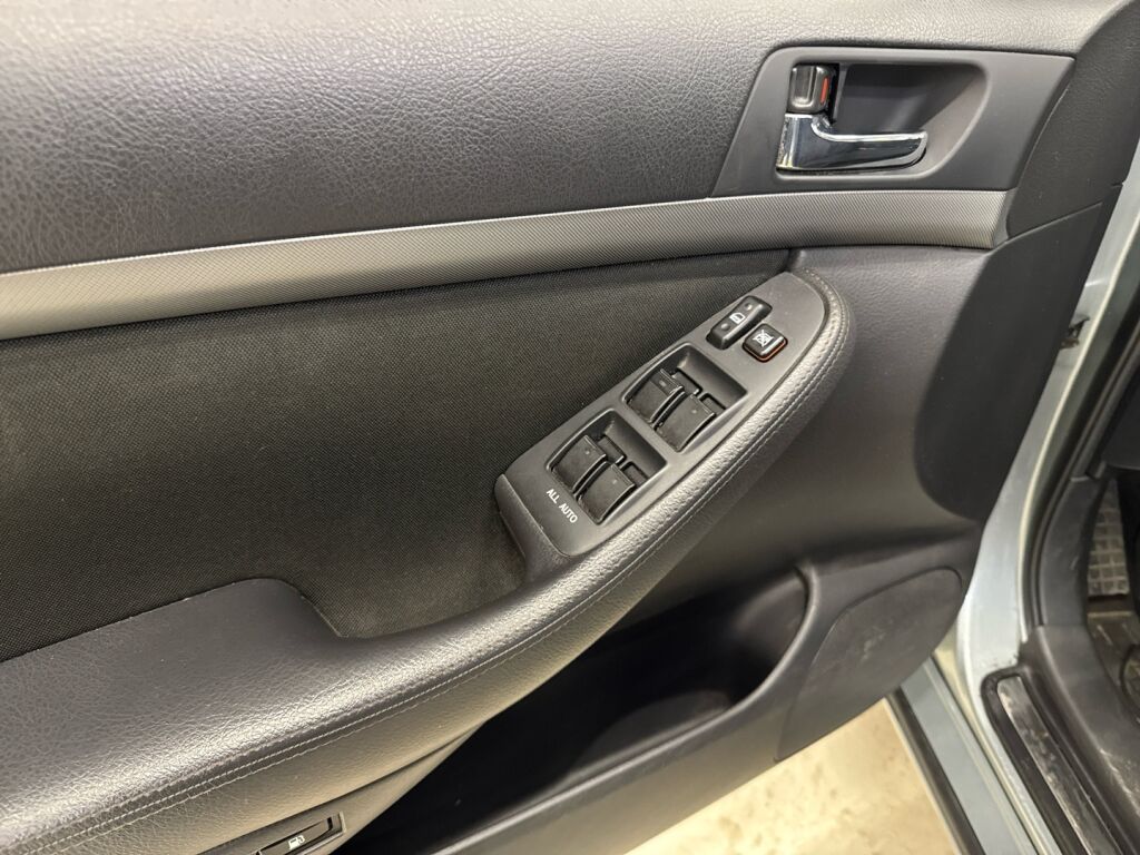 Toyota Avensis 2007 Hopea