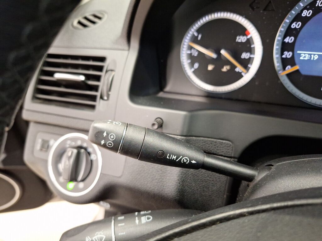 Mercedes-Benz C 2008 Harmaa