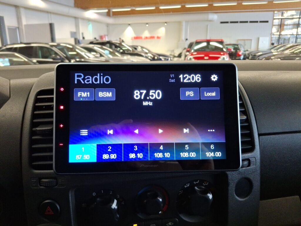 Nissan Navara 2008 Punainen