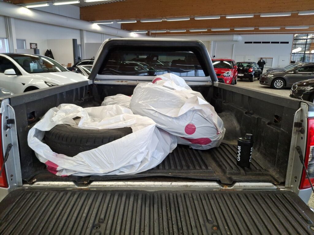 Nissan Navara 2008 Punainen