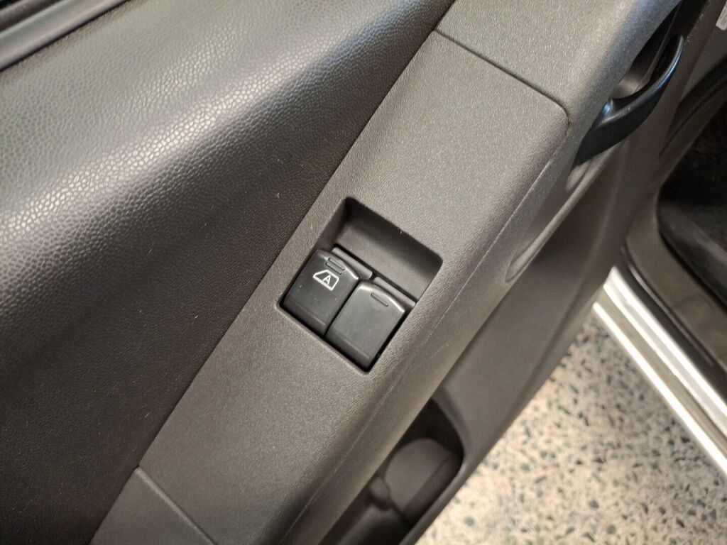 Nissan Navara 2008 Punainen