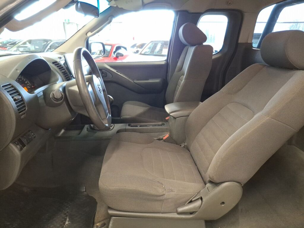 Nissan Navara 2008 Punainen