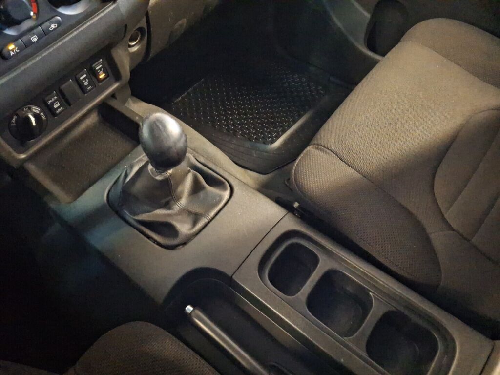 Nissan Navara 2008 Punainen