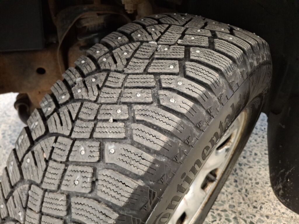 Nissan Navara 2008 Punainen