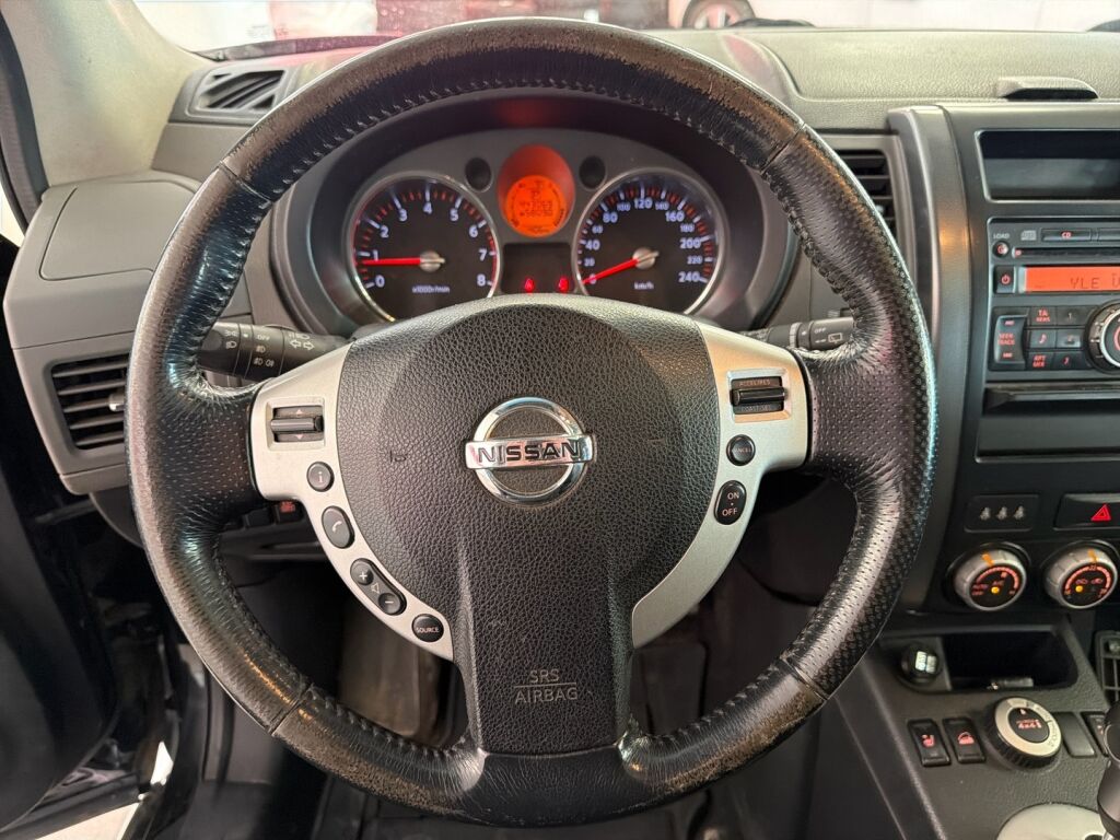 Nissan X-Trail 2007 Musta