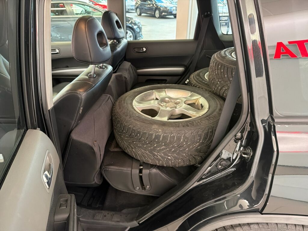 Nissan X-Trail 2007 Musta