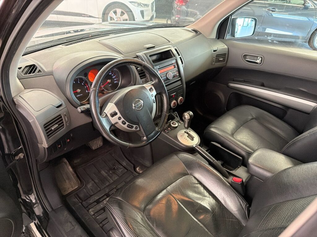 Nissan X-Trail 2007 Musta