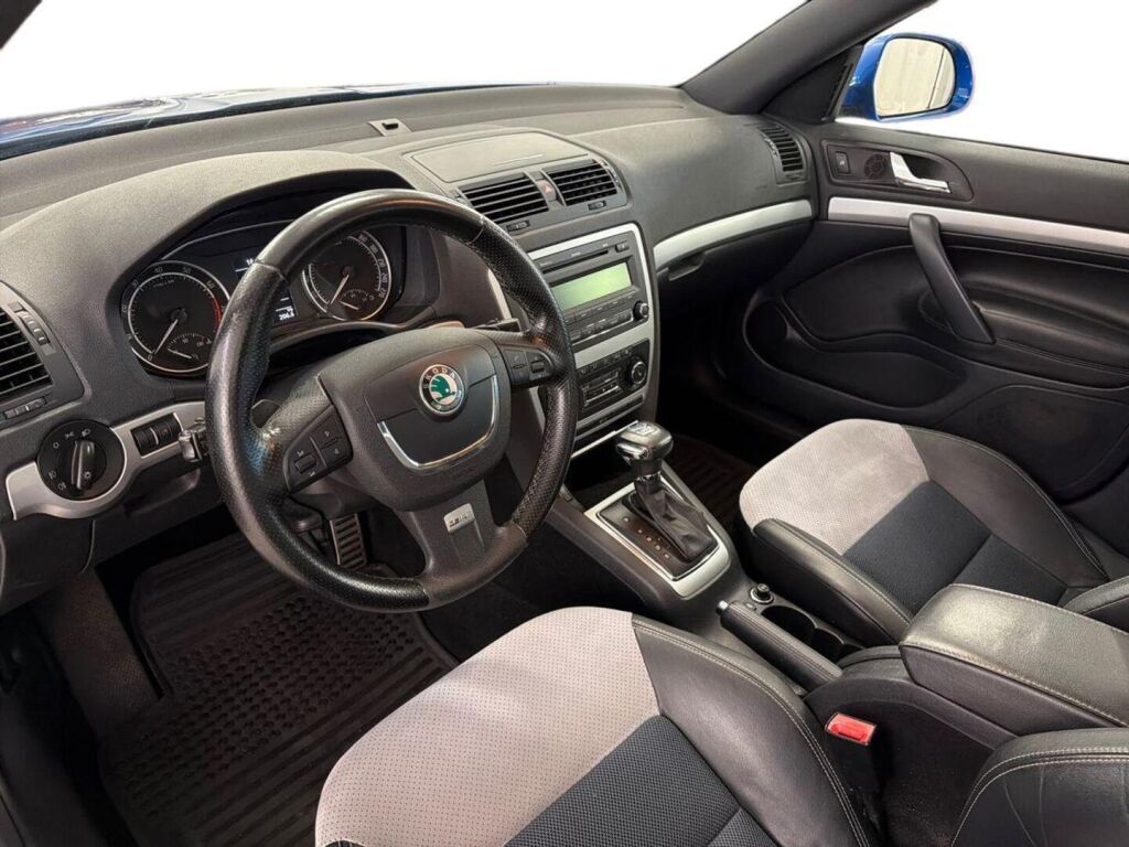 Skoda Octavia 2,0 TSI RS DSG Autom. 2011, bild 7/27