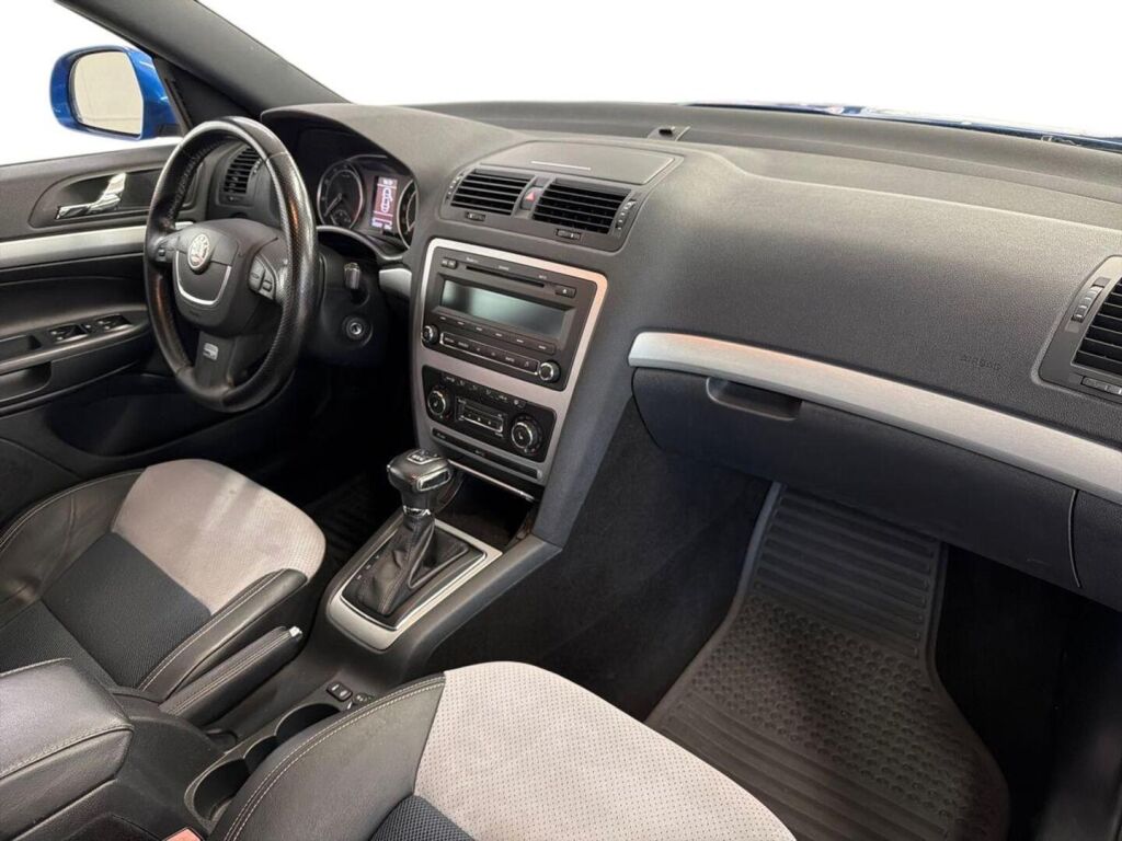 Skoda Octavia 2011 Sininen