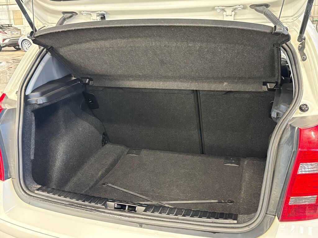 BMW 116 2011 Valkoinen