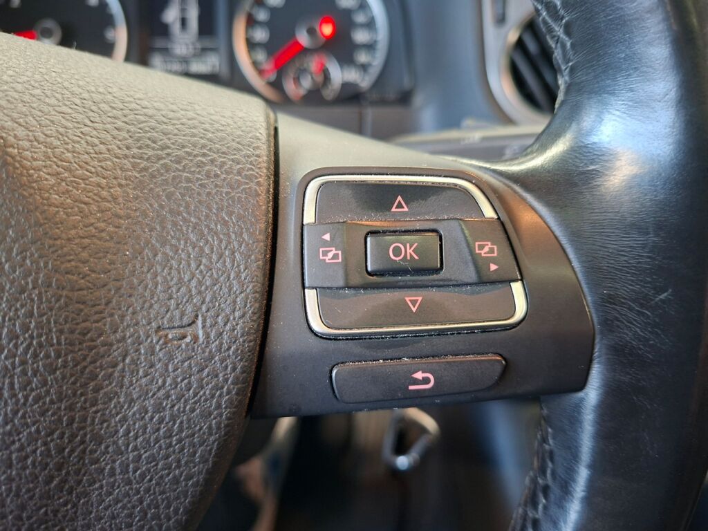 Volkswagen Tiguan 2011 Musta