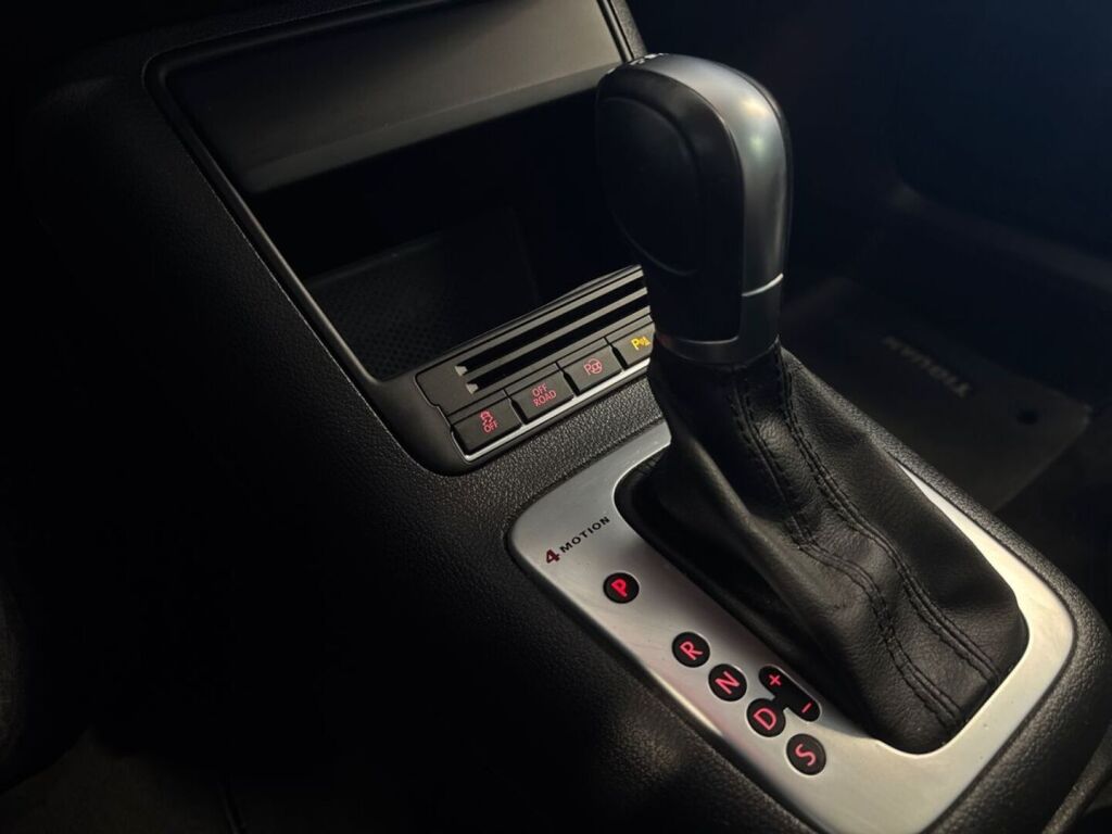Volkswagen Tiguan 2011 Musta