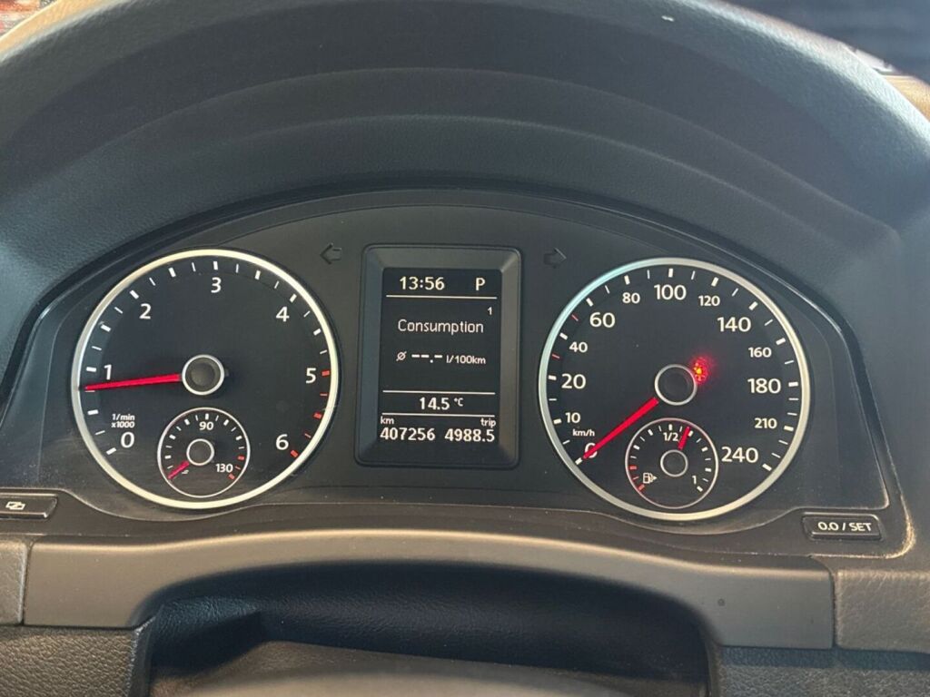 Volkswagen Tiguan 2011 Musta