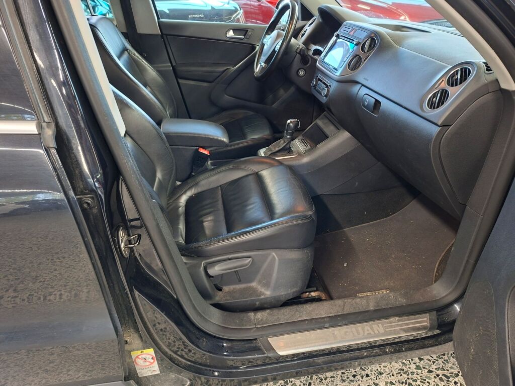 Volkswagen Tiguan 2011 Musta